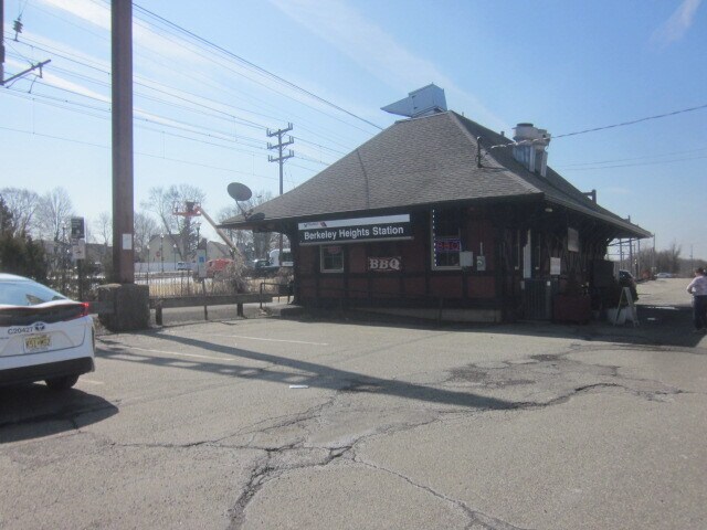 More Photos Of 186 Sherman Ave, Berkeley Heights Medical For Lease