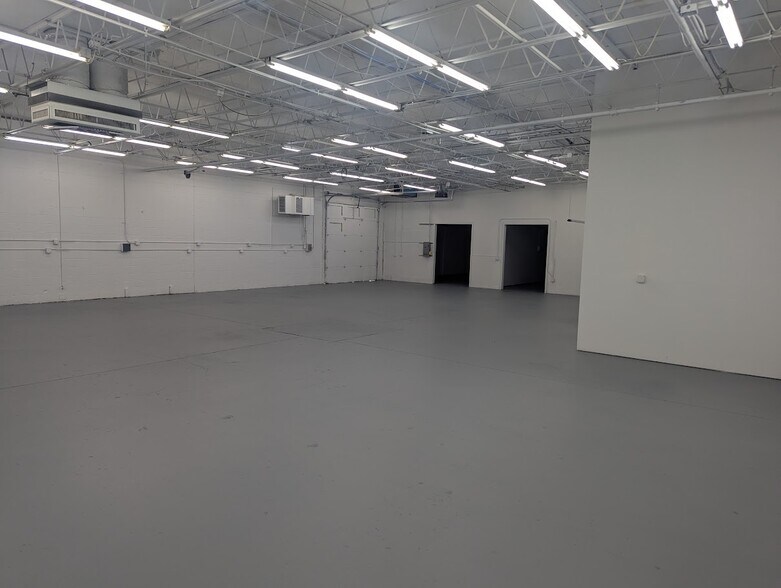 More Photos Of 5724 Webster St, Dayton Manufacturing For Lease