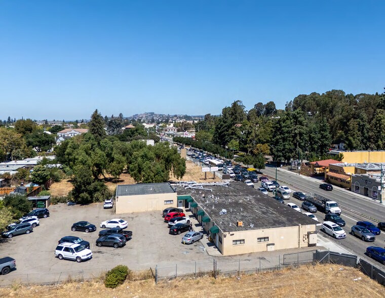More Photos Of 24471 Mission Blvd, Hayward Freestanding For Sale