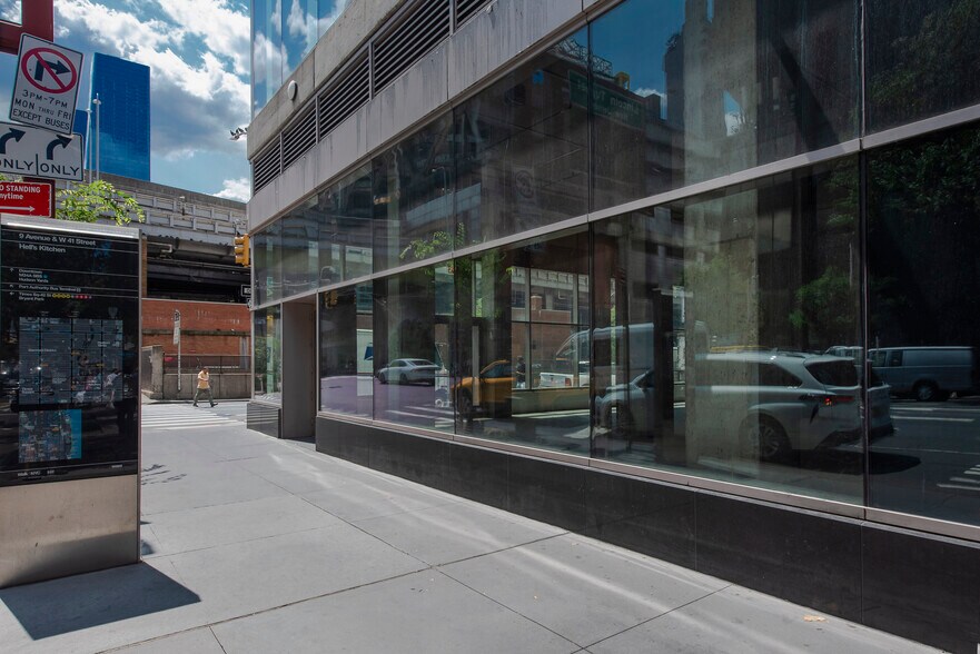 More Photos Of 400 W 42nd St, New York Hotel For Lease