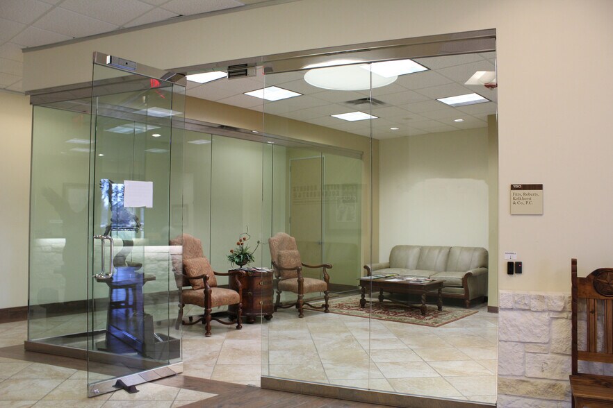 More Photos Of 9977 W Sam Houston Pky N, Houston Office For Lease