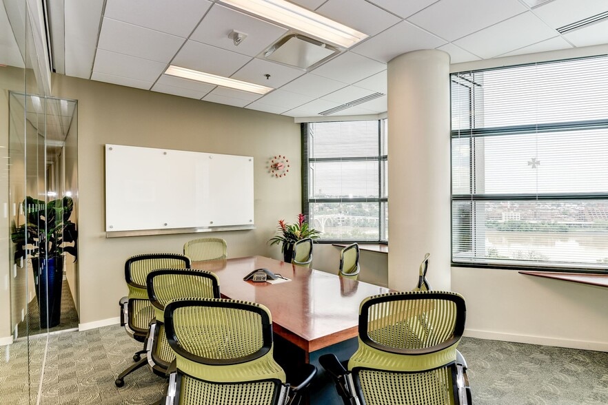 More Photos Of 1001 N 19th St, Arlington Office For Lease