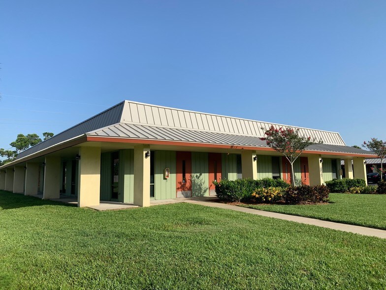 More Photos Of 4680 NE Lipscomb St, Palm Bay Office For Lease