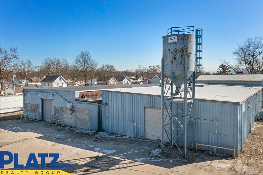 More Photos Of 1929 Larchmont Ave NE, Warren Warehouse For Sale