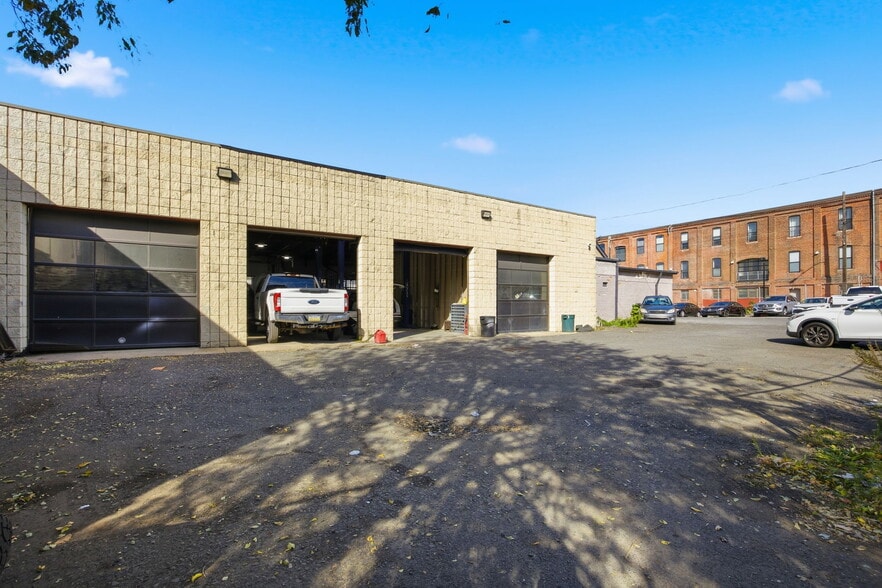 More Photos Of 4343-4355 Torresdale Ave, Philadelphia Auto Dealership For Sale