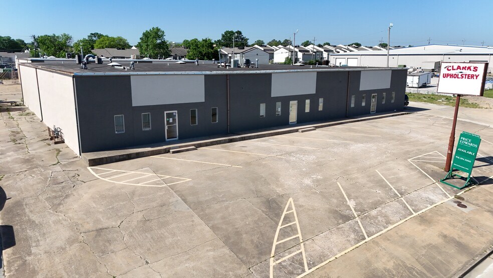 More Photos Of 7632-7636 E 46th Pl, Tulsa Unknown For Lease