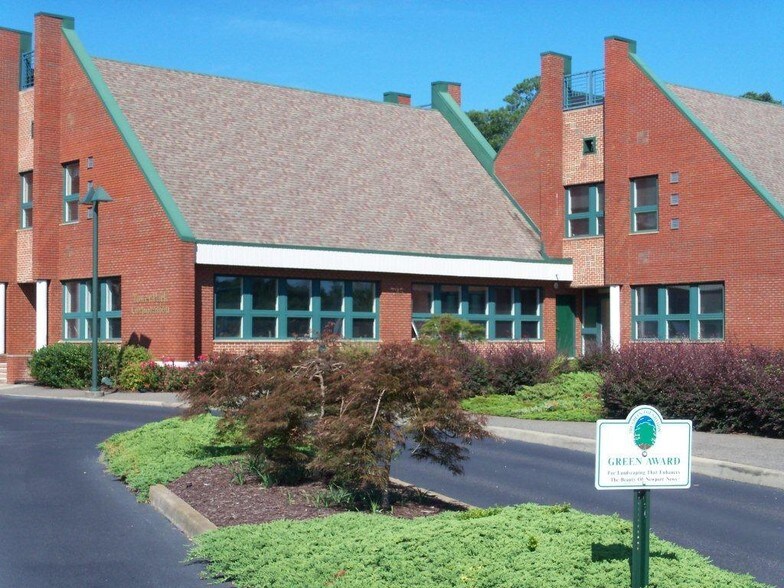 More Photos Of 735 Thimble Shoals Blvd, Newport News Office For Sale