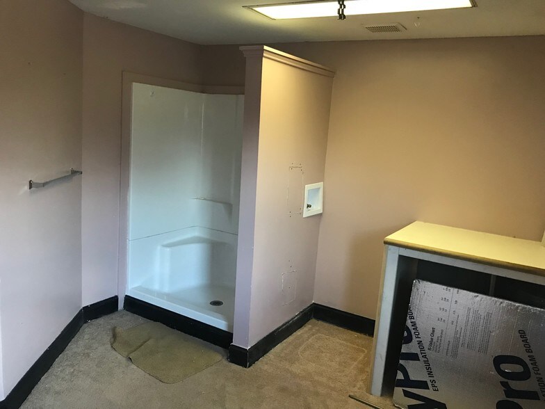 More Photos Of 222 Central St, Hudson Freestanding For Lease