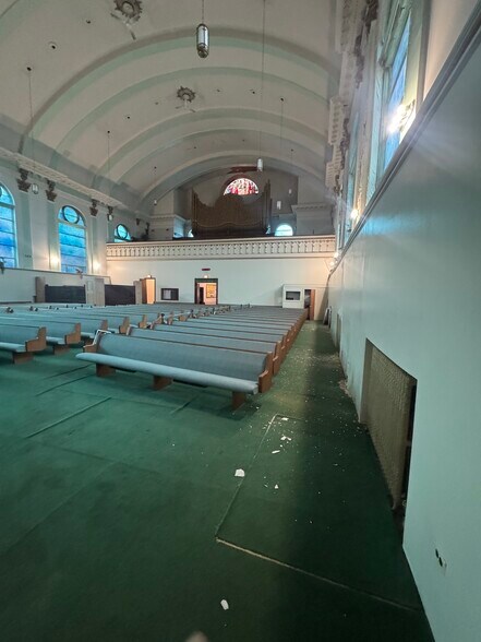 More Photos Of 5001 S Hermitage Ave, Chicago Religious Facility For Sale