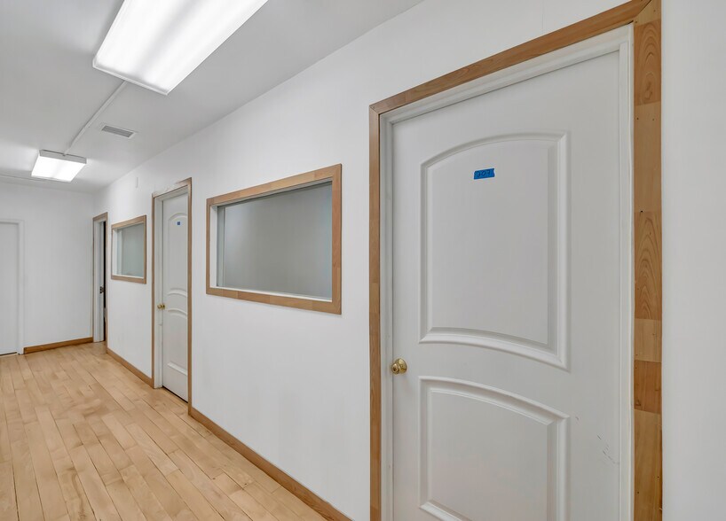 More Photos Of 830 S Main St, Santa Ana Freestanding For Sale