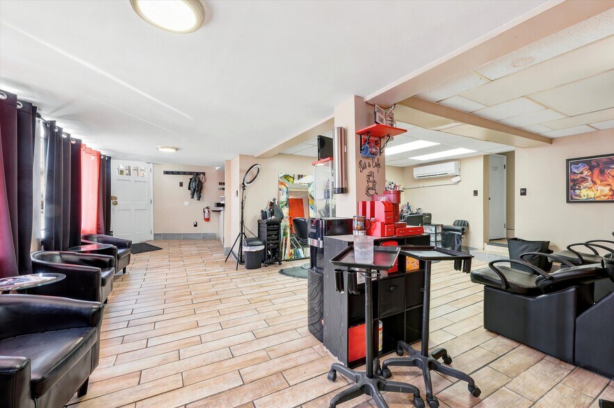 More Photos Of 401 S Springfield Rd, Clifton Heights Storefront Retail Residential For Sale