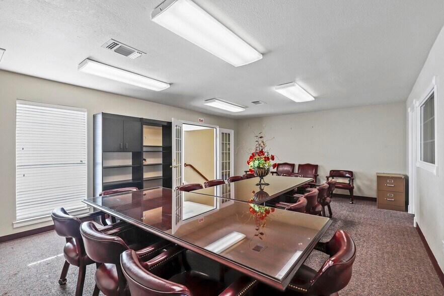 More Photos Of 145 NW Ellison St, Burleson Freestanding For Sale