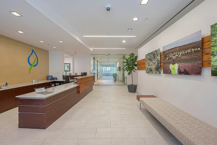 More Photos Of 6575 610 Loop S, Bellaire Office For Sale