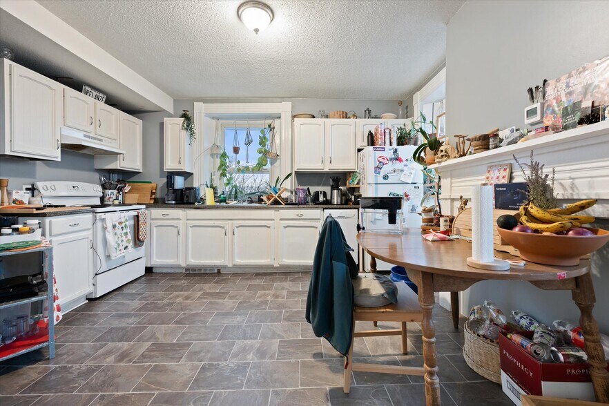 More Photos Of 72 3rd St, Bangor Apartments For Sale