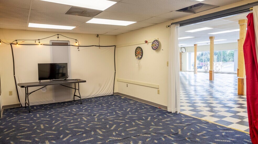 More Photos Of 316 W Main St, Manchester Storefront Retail Office For Sale