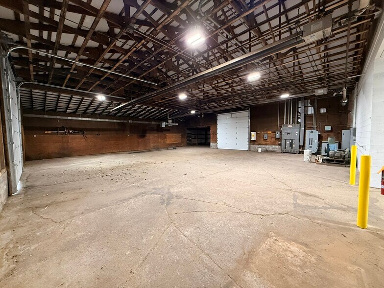 More Photos Of 135 Kensington Ave, Zanesville Warehouse For Lease