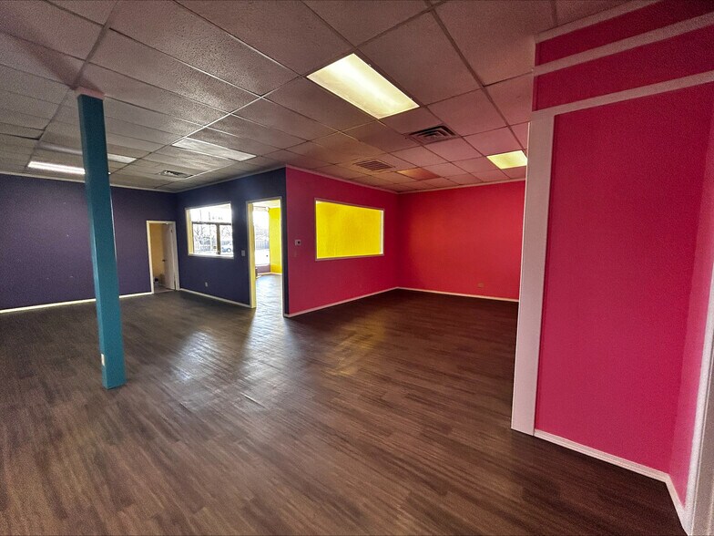 More Photos Of 3410-3454 S Western St, Amarillo Storefront For Lease