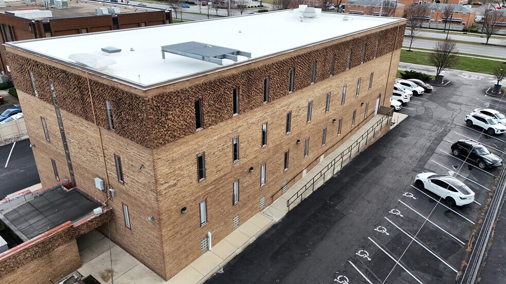 More Photos Of 1110 Morse Rd, Columbus Loft Creative Space For Lease