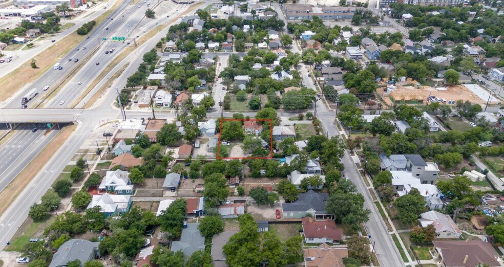 More Photos Of 1622 N Pine St, San Antonio Specialty For Sale