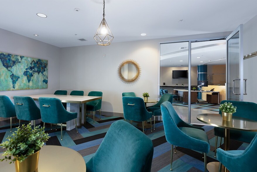 More Photos Of 6399 Christie Ave, Emeryville Apartments For Lease