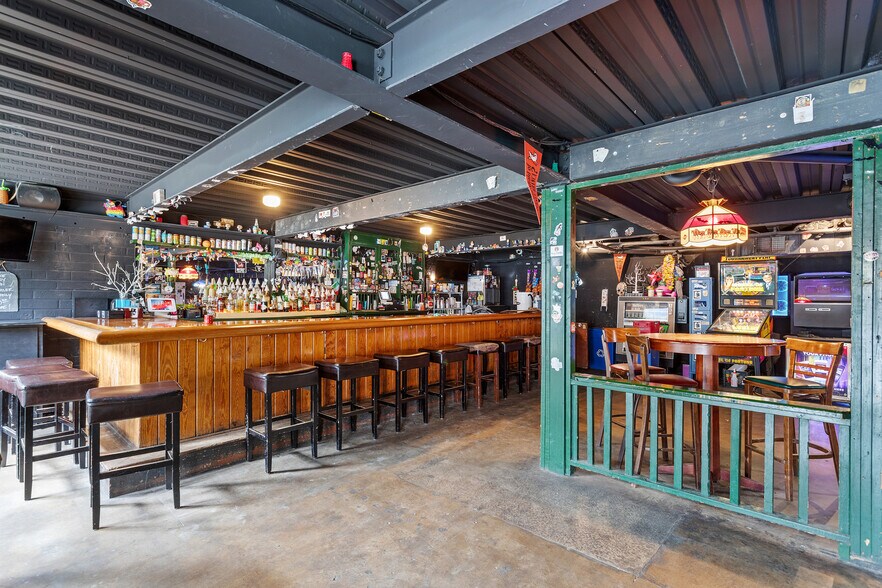 More Photos Of 710 W Johnson St, Raleigh Bar For Sale