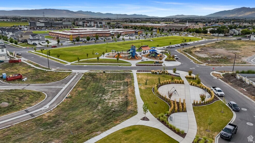 More Photos Of 737 S Harrison Dr, Springville Multifamily For Sale