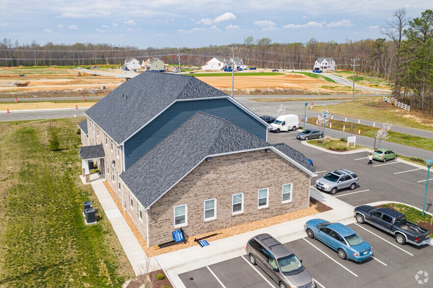 More Photos Of 8253 Crown Colony Pkwy, Mechanicsville Office For Lease