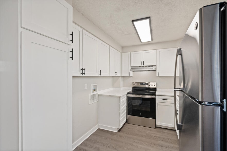 More Photos Of 3035 17th Ave, Longmont Apartments For Sale