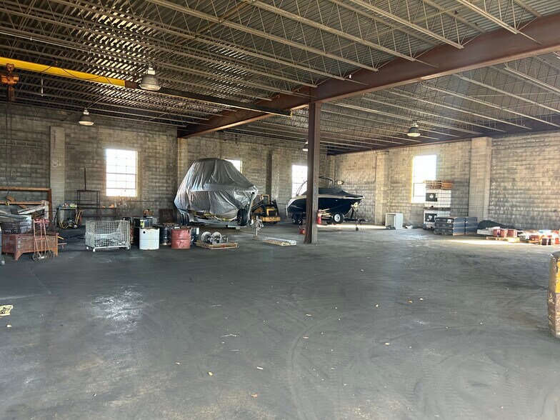 More Photos Of 1134 Manheim Pike, Lancaster Warehouse For Lease