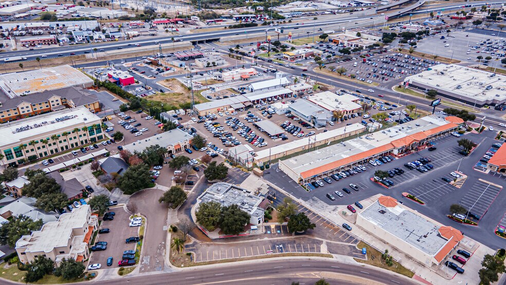 More Photos Of 102 Del Ct, Laredo Office For Lease