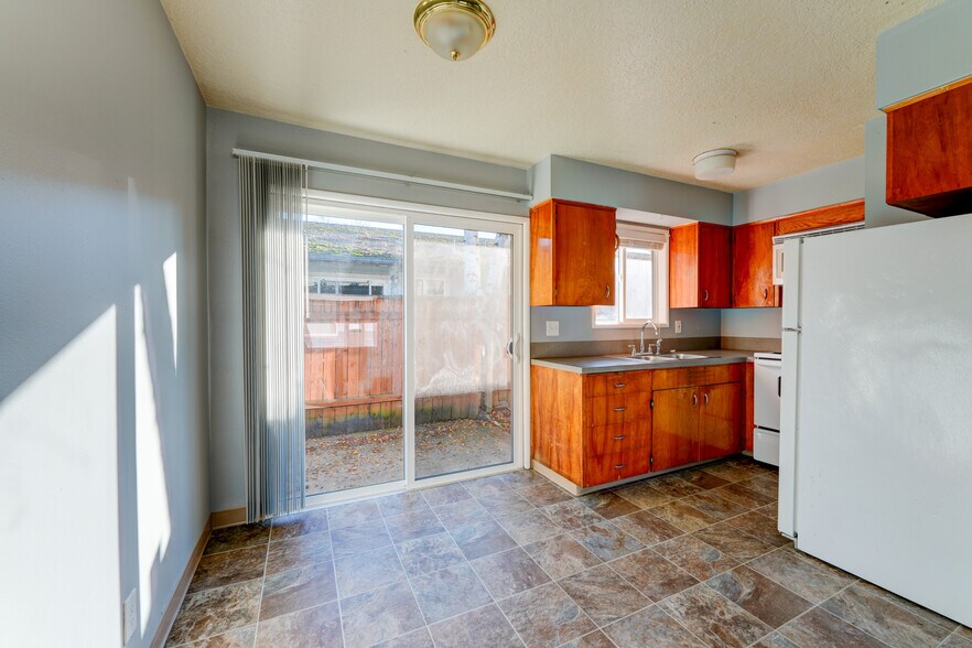 More Photos Of 1049 SE Walnut St, Hillsboro Apartments For Sale