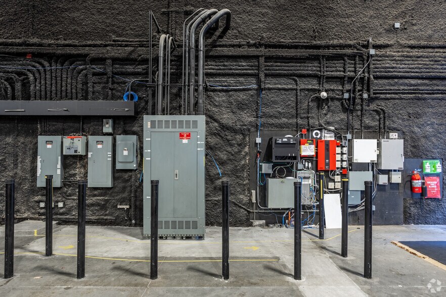 More Photos Of 3350 Greenbriar Pky SW, Atlanta Movie Radio TVStudio For Lease