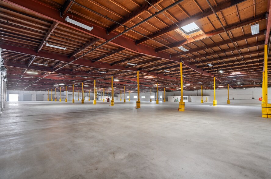 More Photos Of 8640 Slauson Ave, Pico Rivera Manufacturing For Sale