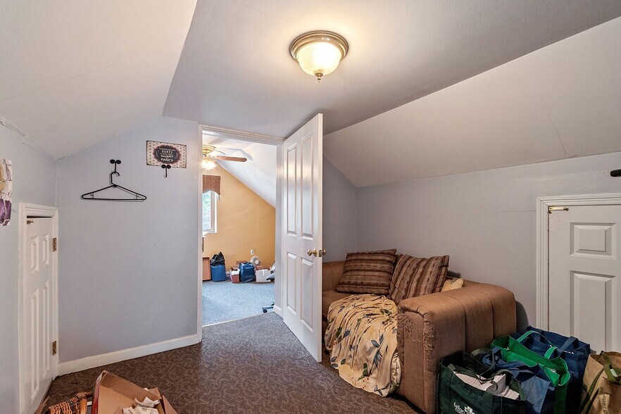 More Photos Of 3 Glen St, Douglas Auto Repair For Sale