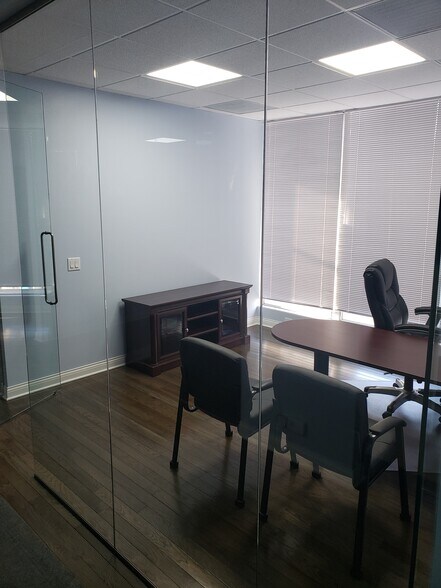 More Photos Of 710 Higgins Rd, Park Ridge Office Residential For Lease