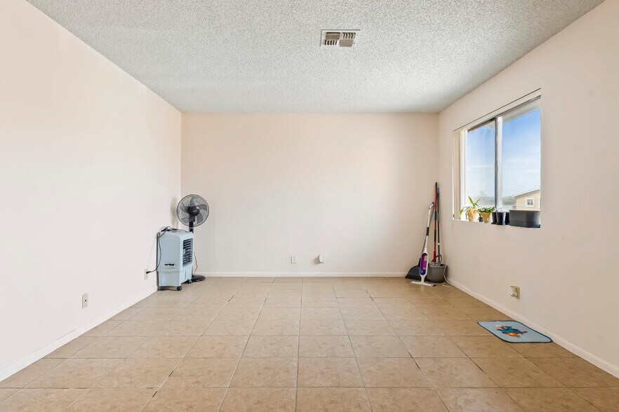 More Photos Of 357 Rio Grande Ct, Bullhead City Multifamily For Sale