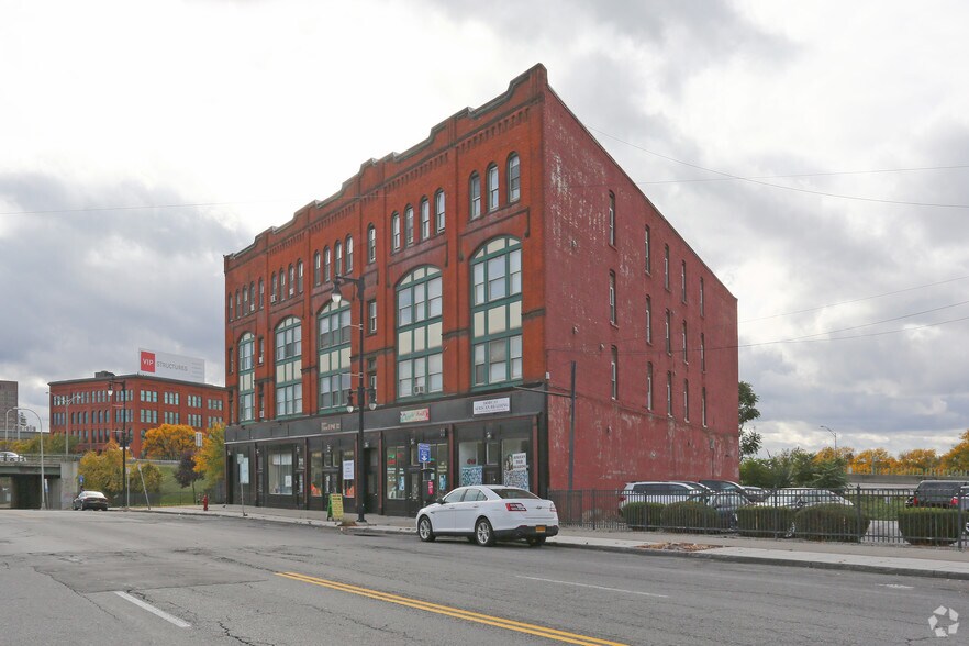 More Photos Of 317 N Salina St, Syracuse Apartments For Lease