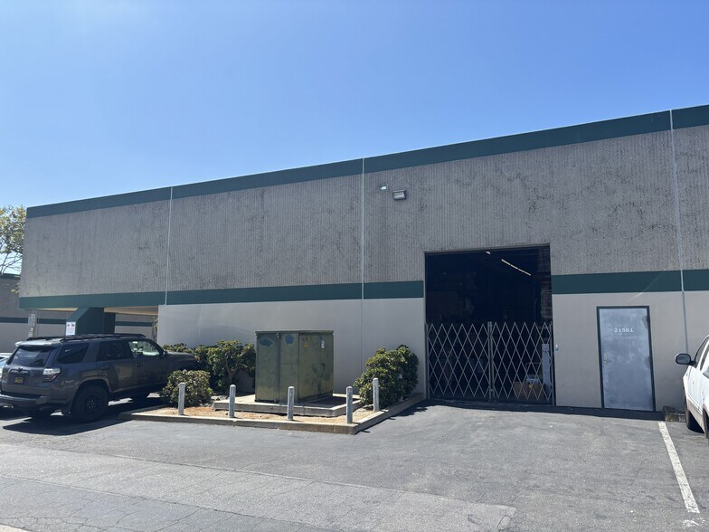 More Photos Of 21561-21591 Surveyor Cir, Huntington Beach Manufacturing For Sale