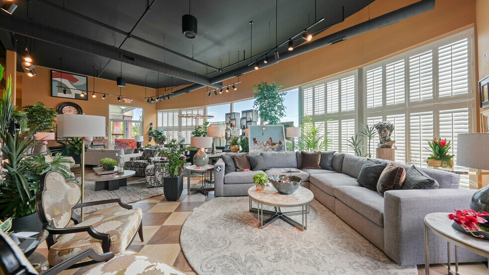 More Photos Of 2265 Bagnell Dam Blvd, Lake Ozark Office For Sale