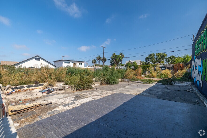 More Photos Of 1021-1025 W Florence Ave, Los Angeles Land For Sale