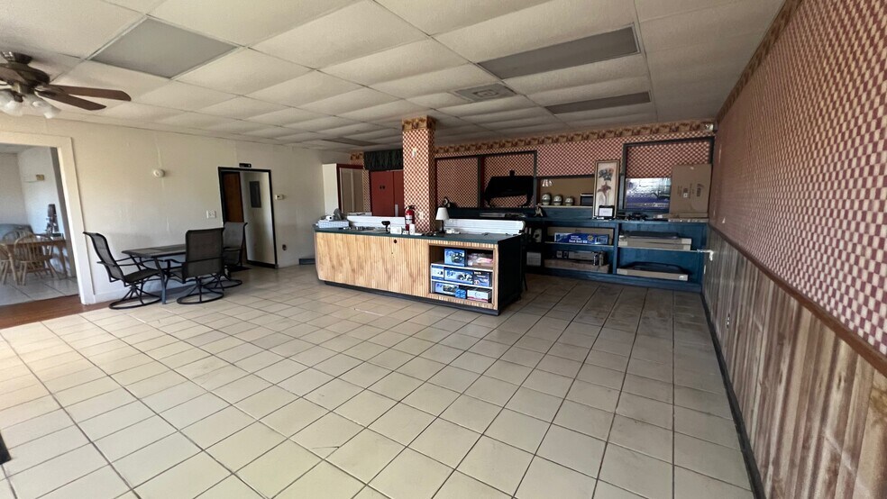 More Photos Of 302 Broadway Blvd SE, Polk City Restaurant For Sale