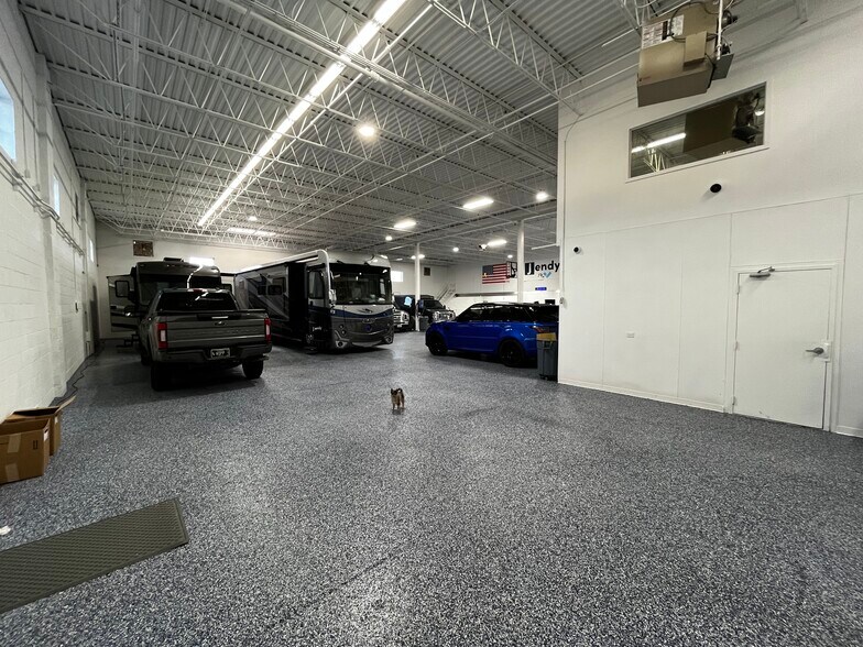 More Photos Of 1540 Hannah Ave, Forest Park Light Distribution For Sale