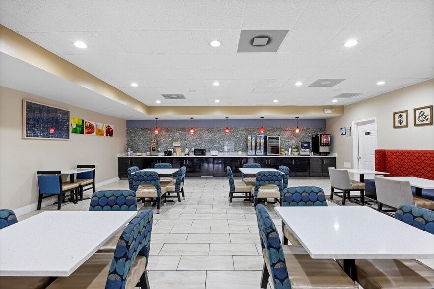 More Photos Of 2106 Chattanooga Rd, Dalton Hotel For Sale