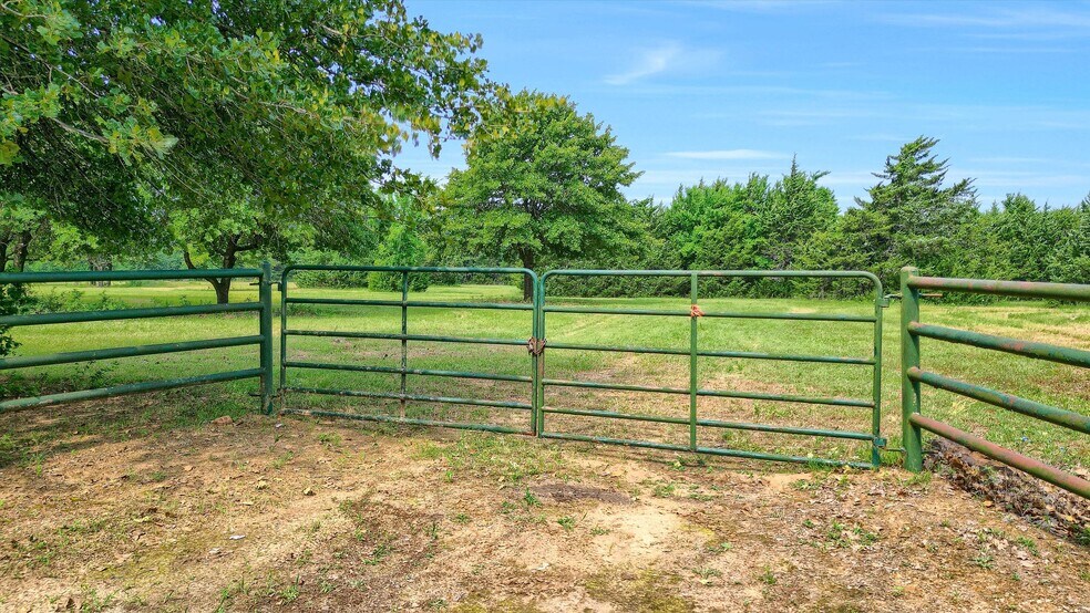 More Photos Of TBD W Line Road, Whitesboro Land For Sale