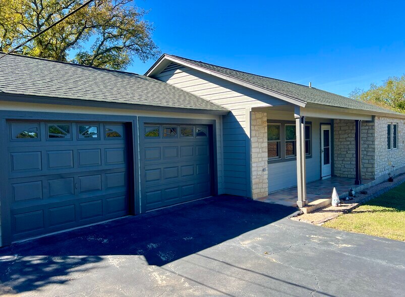 More Photos Of 16001 Awalt Dr, Austin Office For Sale