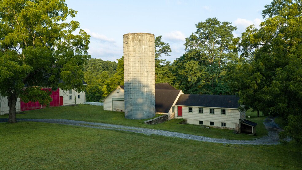 More Photos Of 1207 Flohrs Church Rd, Biglerville Hospitality For Sale