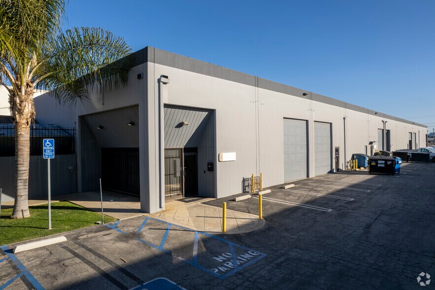 Primary Photo Of 13006 Saticoy St, North Hollywood Warehouse For Lease