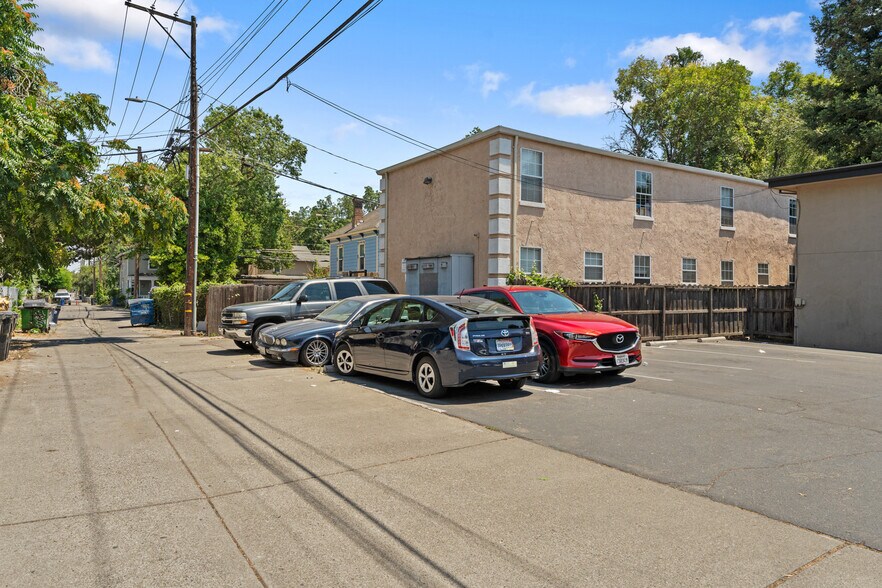 More Photos Of 321 T St, Sacramento Apartments For Sale