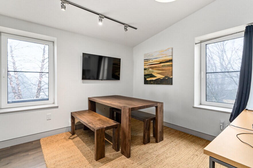 More Photos Of 380 Us Route 1, Falmouth Office Residential For Lease
