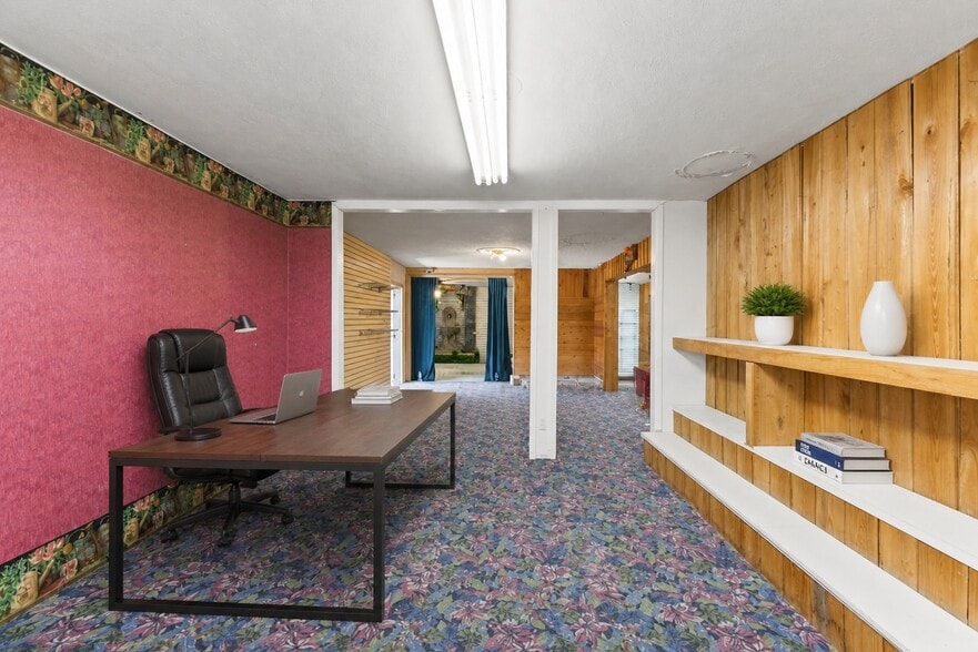 More Photos Of 5034 N Nebraska Ave, Tampa Freestanding For Sale